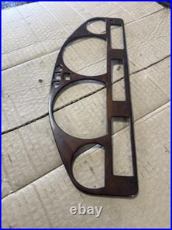 Lot5 RANGE ROVER P38 Walnut Wood Clock Surround Lot5 RANGE ROVER P38 Walnut Wood Clock Surround