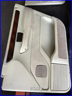 Range Rover P38 2.5 4.0 4.6 Cream And Black 5 Bar Leather Interior Seats 94-02 Range Rover P38 2.5 4.0 4.6 Cream And Black 5 Bar Leather Interior Seats 94-02
