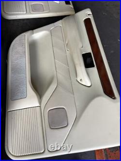 Range Rover P38 2.5 4.0 4.6 Cream And Black 5 Bar Leather Interior Seats 94-02 Range Rover P38 2.5 4.0 4.6 Cream And Black 5 Bar Leather Interior Seats 94-02