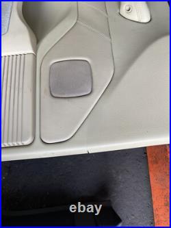 Range Rover P38 2.5 4.0 4.6 Cream And Black 5 Bar Leather Interior Seats 94-02 Range Rover P38 2.5 4.0 4.6 Cream And Black 5 Bar Leather Interior Seats 94-02